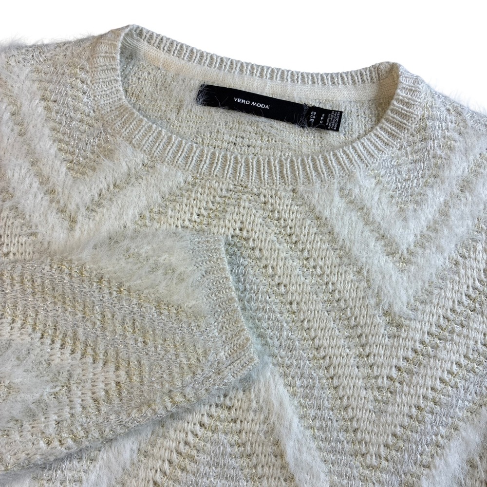 Vero Moda Lorissa Women's Size Small Cream Metallic Fuzzy Chevron Knit Sweater‎